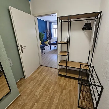 Moderne In Unmittelbarer Naehe Zum Schloss Apartment