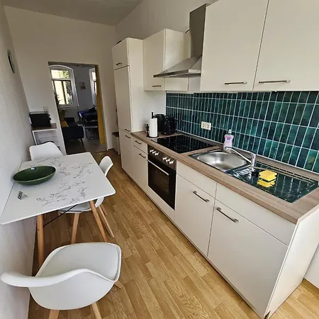 Moderne In Unmittelbarer Naehe Zum Schloss Apartment